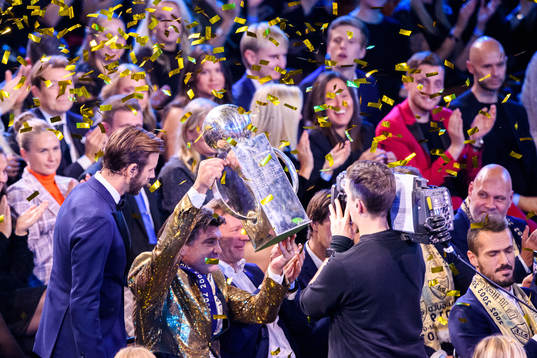 Programledare Pär Lernström och Djurgårdens sportchef