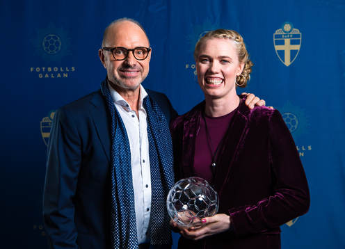 Prisutdelare Thomas Ravelli och Hedvig Lindahl