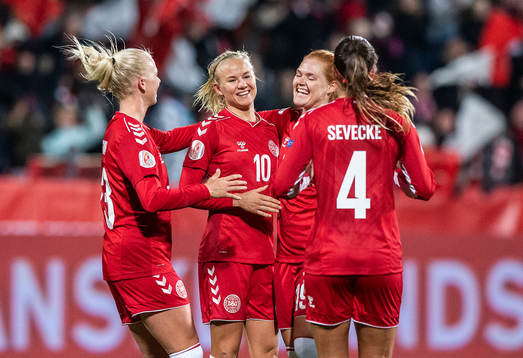 [DK=20191112: Pernille Harder, Danmark, jubler