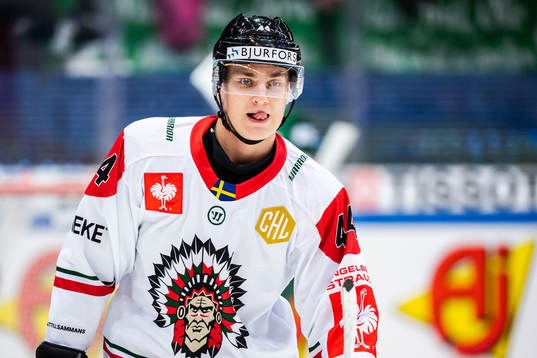 Jacob Peterson of Frölunda looks dejected