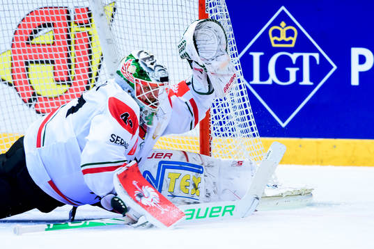 goalkeeper Niklas Rubin of Frölunda
