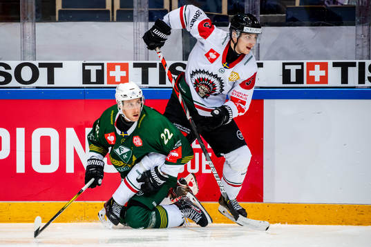 Per Åslund of Färjestad and Jacob Moverare of Frölunda