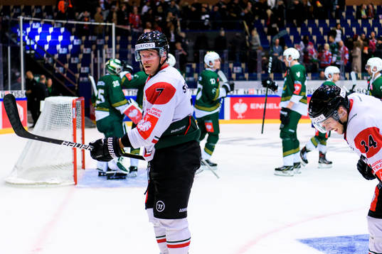 Karl Stollery of Frölunda looks dejected