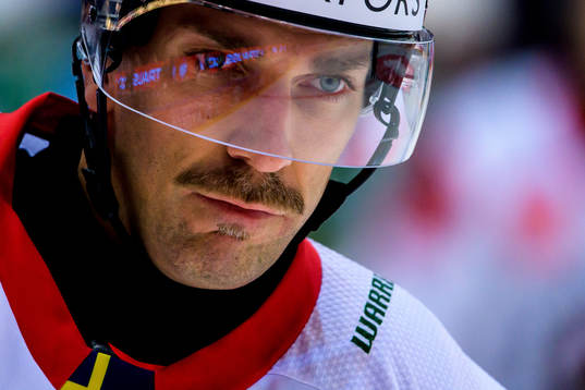 Joel Lundqvist of Frölunda looks dejected