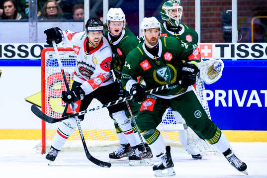Mats Rosseli Olsen of Frölunda and Linus Arnesson,