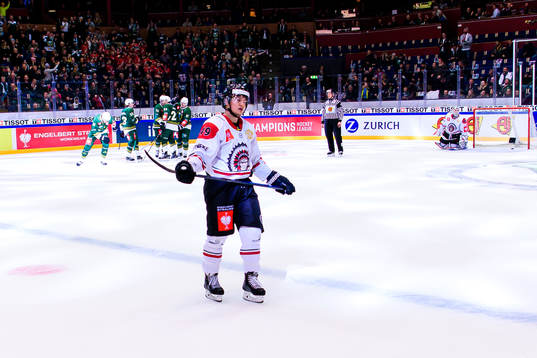 Rhett Rakshani of Frölunda looks dejected as the players