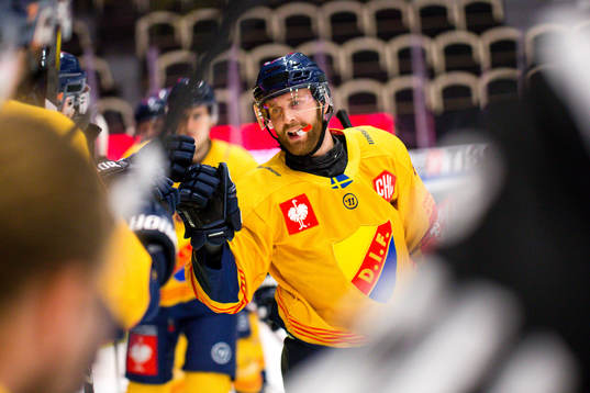 Mattias Guter of Djurgården celebrates his 2-2 goal