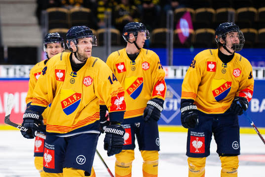 Tom Wandell of Djurgården celebrate with teammates
