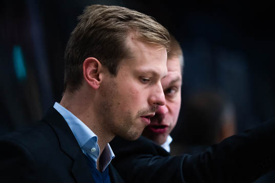 s assisterande tränare Emil Alengård och tränare Jussi
