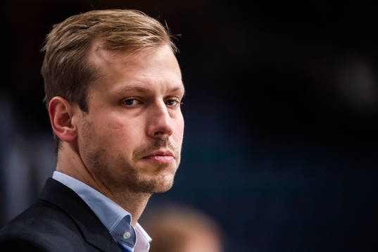 s assisterande tränare Emil Alengård