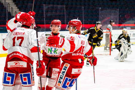 Timrås Jeremy Boyce-Rotevall jublar