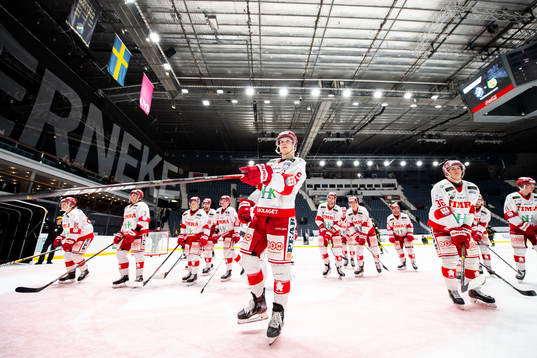 Timrås Sebastian Hartmann jublar