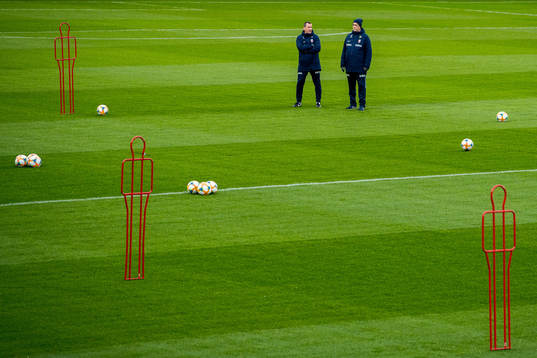 Per Joar Hansen, assistant coach, and Lars Lagerbäck, head