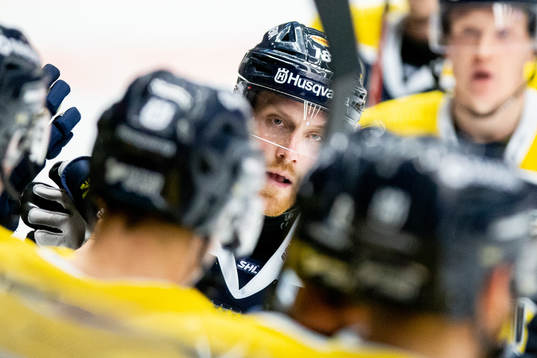s Joakim Andersson jublar