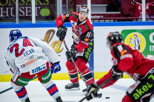 Malmö Redhawks Matias Lassen mot Oskarshamns Rok Ticar