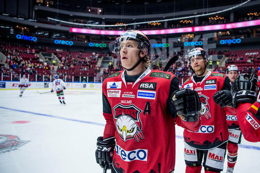 Malmö Redhawks Emil Sylvegård jublar