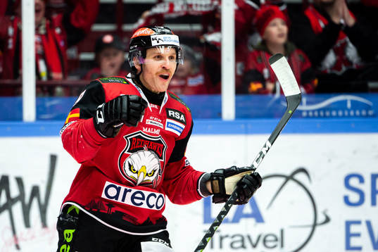 Malmö Redhawks Frederik Storm jublar
