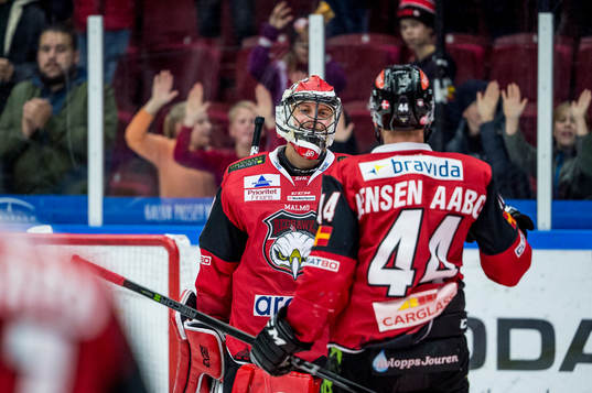Malmö Redhawks målvakt Oscar Alsenfelt och Jesper Jensen