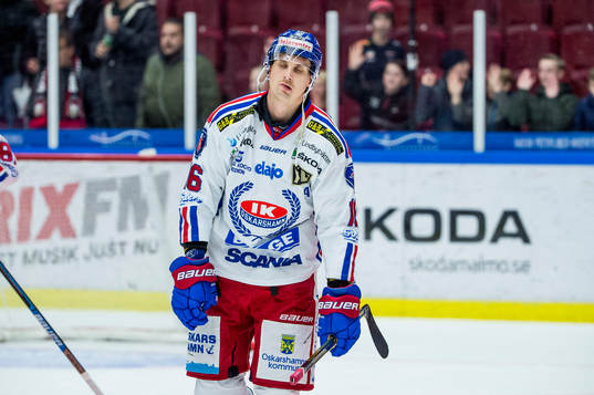 Oskarshamns Arsi Piispanen deppar med lagkamraterna