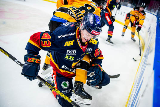Djurgårdens Tom Nilsson och Luleås Noel Gunler