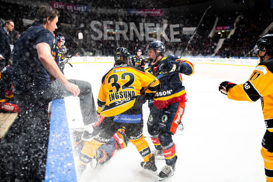 Luleås Oscar Engsund i bråk med Djurgårdens spelare