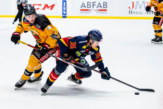 Luleås Jonas Berglund och Djurgårdens Rasmus Kahilainen