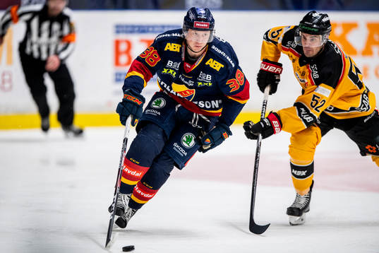 Djurgårdens Olle Alsing och Luleås Karl Fabricius