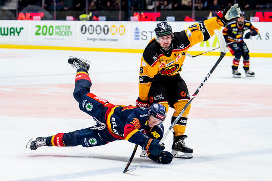 Djurgårdens Olle Alsing och Luleås Niklas Olausson