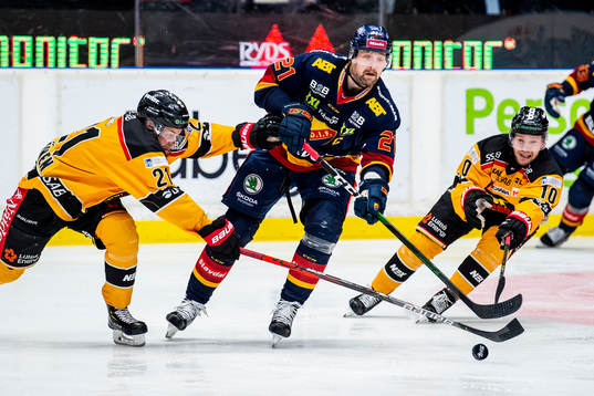 Luleås Juhani Tyrväinen och Einar Emanuelsson mot