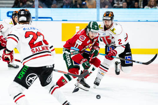 Frölundas Samuel Fagemo och Önnereds Max Santos