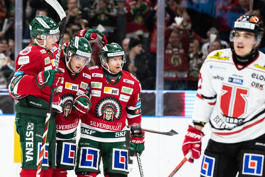 Frölundas Jacob Moverare jublar med lagkamrater