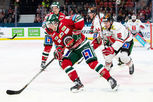 Frölundas Samuel Fagemo och Örebros Lukas Pilö