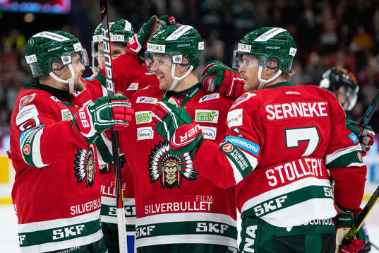 Frölundas Nicklas Lasu jublar med lagkamrater