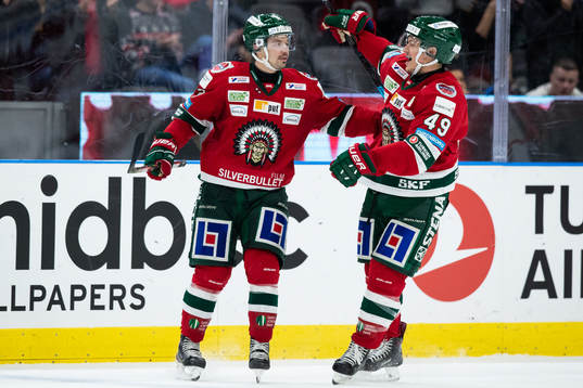 Frölundas Patrik Carlsson jublar med Rhett Rakhshani