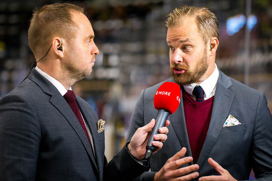 Cmores kommentator Johan Edlund och expertkommentator Sanny