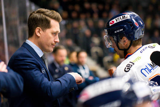 Växjös tränare Sam Hallam