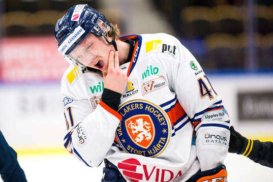 Växjös Ludvig Nilsson grinar illa