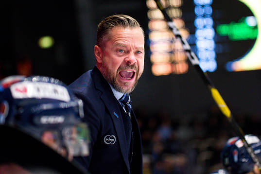 Växjös  assisterande tränare Fredrik Hellgren