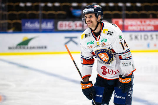 Växjös Emil Pettersson jublar