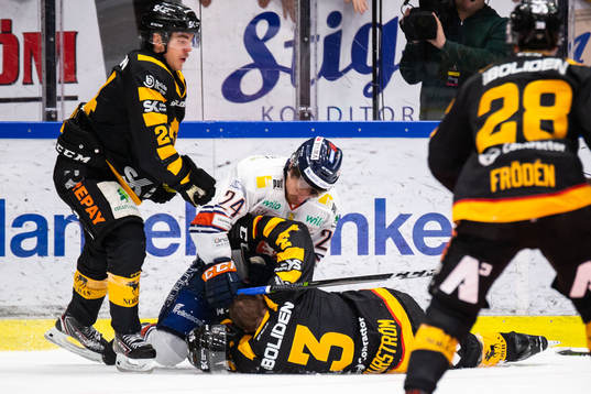 Växjös Brendan Shinnimin i bråk med Skellefteås Niclas