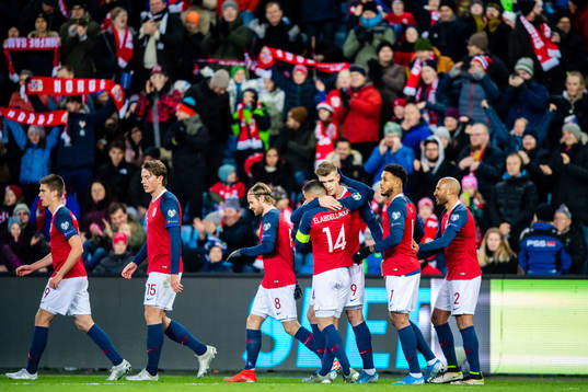 Alexander Sørloth of Norway celebrates with teammates