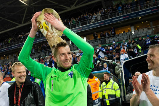 Lukas Hradecky (GK)#1, FIN
