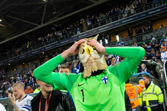 Lukas Hradecky (GK)#1, FIN