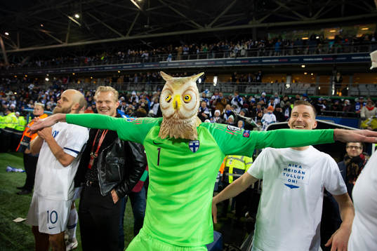 Lukas Hradecky (GK)#1, FIN