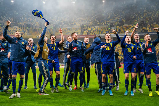 Players of Sweden celebrate