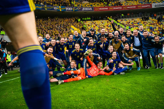 The team of Sweden celebrate