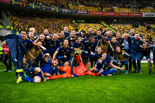 The team of Sweden celebrate