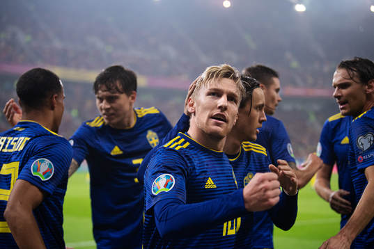 Emil Forsberg of Sweden celebrates the 0-1 goal from Marcus