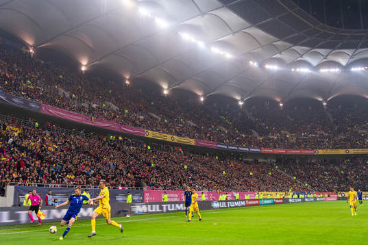 Sebastian Larsson of Sweden and Nicusor Bancu of Romania