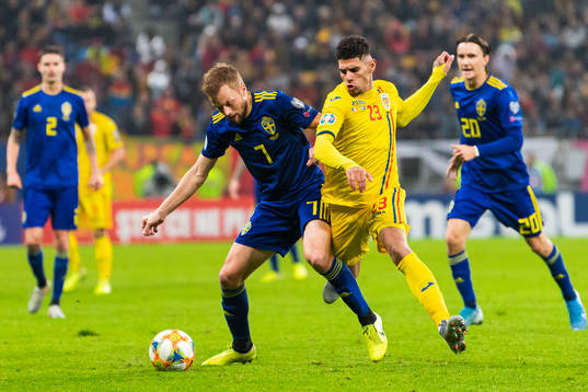 Sebastian Larsson of Sweden and Florinel Coman of Romania